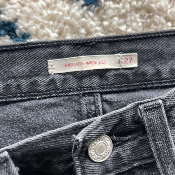 High Waisted Wide Leg Levis - Picture 2 of 5